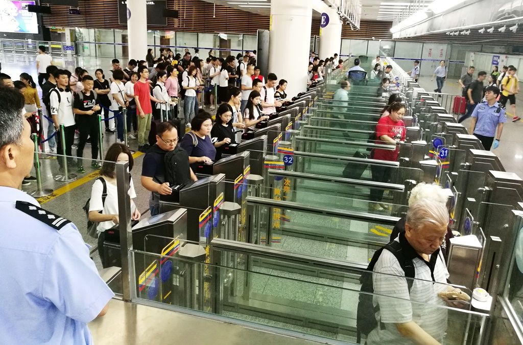 新春走基层｜边检民警38年放弃春节休假 真情守护万家团圆