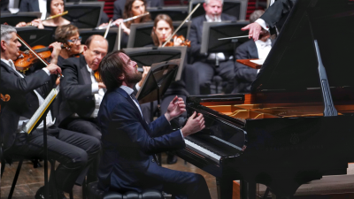 “百年名团”再掀演出高潮！俄罗斯钢琴新秀展现绝妙表现张力