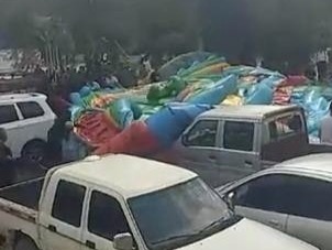 河北涞源突发龙卷风掀翻充气堡，致2儿童死亡7人受伤