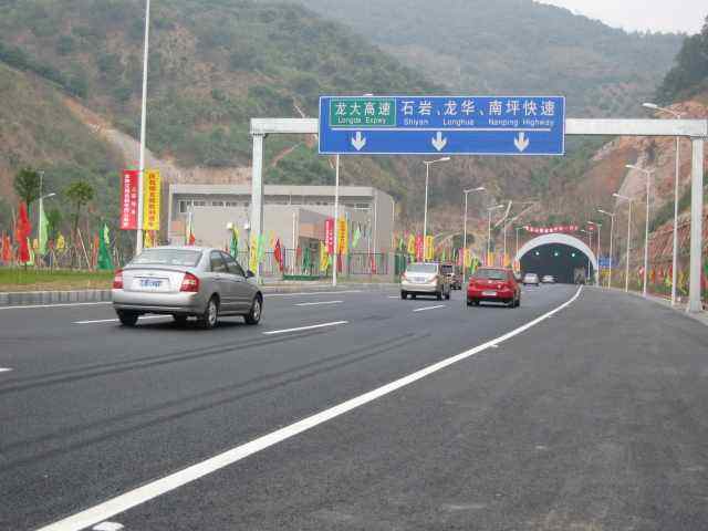 坂银通道年底通车 深圳还将新增四条南北向轨道线路