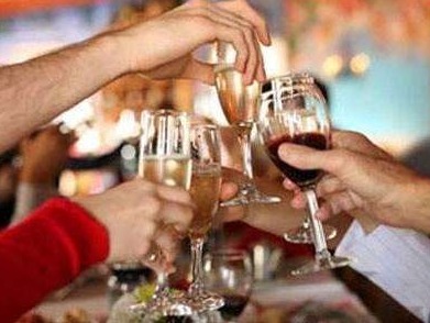 贪杯造成每年约4500人死亡！专家提醒过半台湾人有“酒精不耐症”