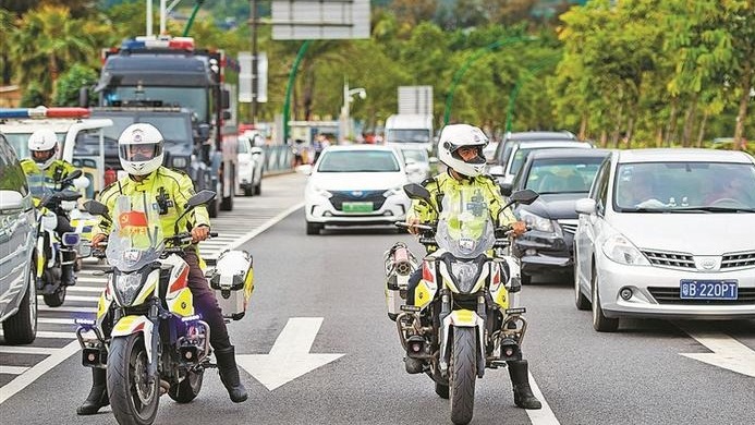 五一假期，交警铁骑巡逻逾6万公里，相当于绕地球1.5圈