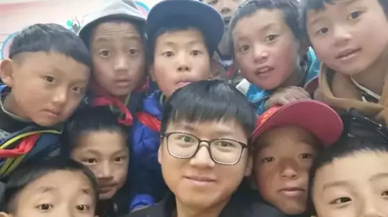 “等我归来，还是你们的小超老师” 深大学子王国超与学生有个“暖心约定”