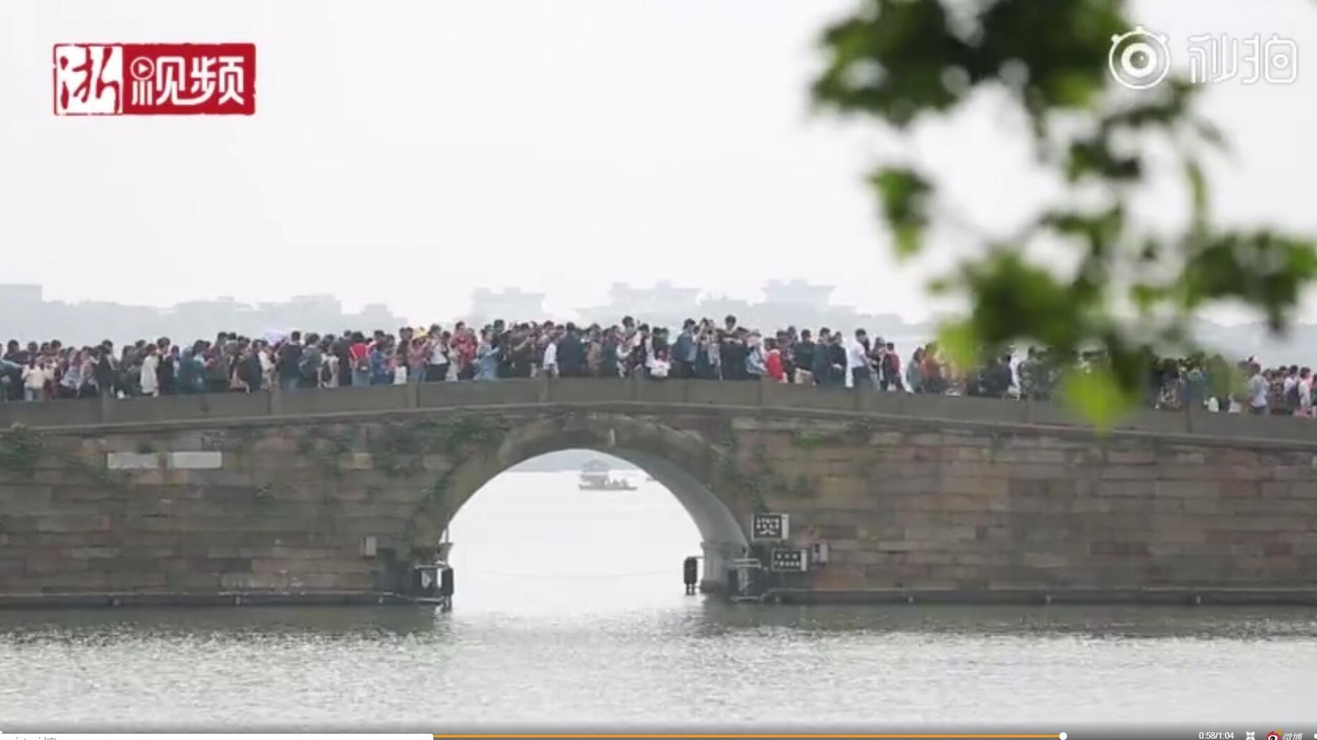 人从众！这个小长假，你是出门“挤人”还是在家“吃瓜”？