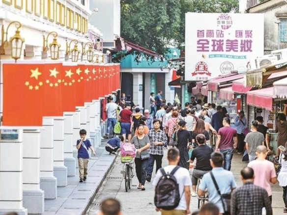这条长仅250米、宽不足4米的小街，却见证了深圳的沧桑巨变