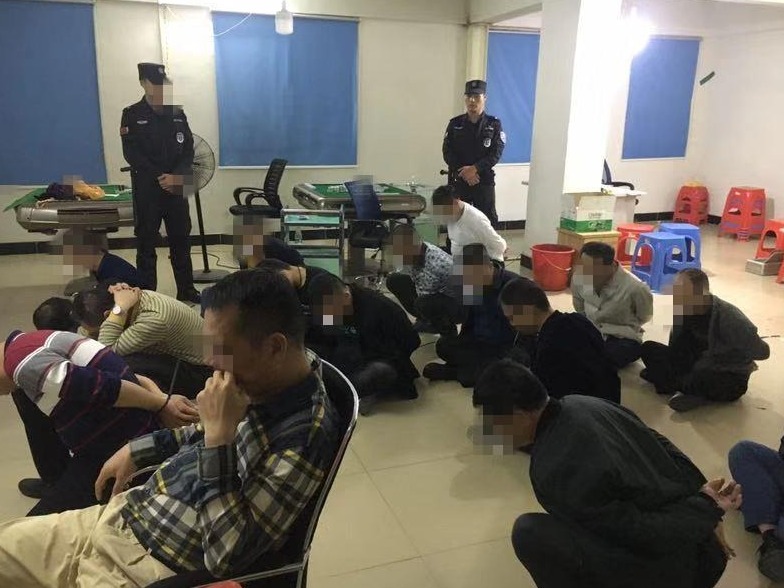 扫黑除恶进行时 | 民警扮房客“踩点” 光明警方将赌场团伙“一锅端”