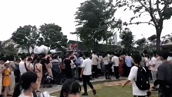 深圳这两个地方人多车也多！去东部景区走这条路要罚款