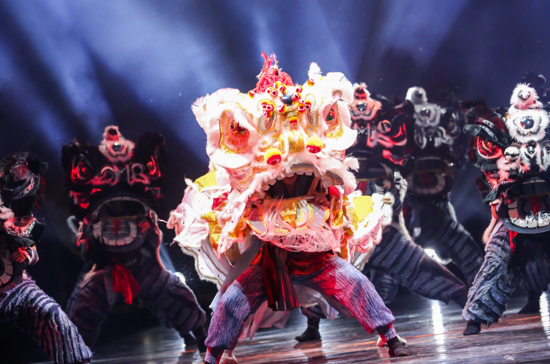 舞剧《醒·狮》由聚橙主办,将佛山地区极具代表性的醒狮文化通过舞台