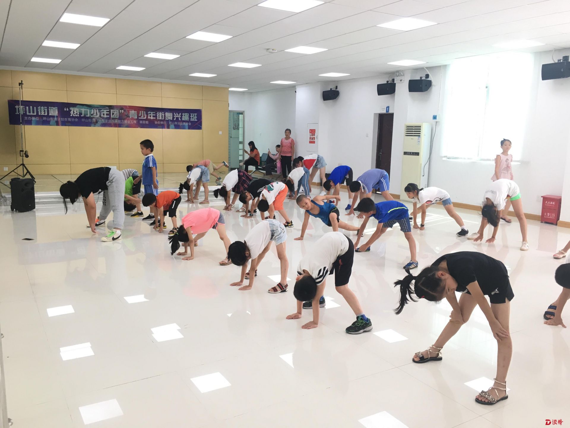 “热力少年团”夏日燃动坪山街道