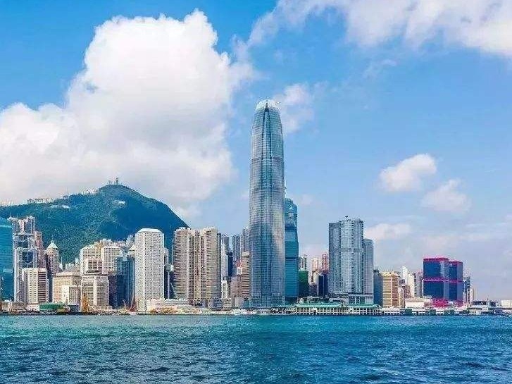 香港警方拘捕18人，涉冲击立法会等多项暴力事件