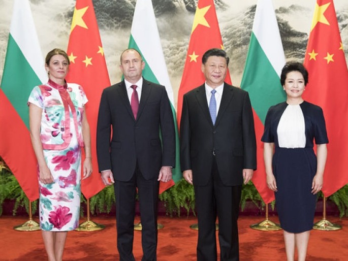 习近平举行仪式欢迎保加利亚共和国总统访华并同其会谈 