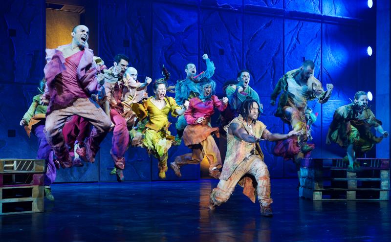 开票首日票房轻松破百万！法语原版音乐剧《巴黎圣母院》终于来深      