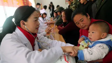 大局·献礼新中国70华诞︱察隅来了深圳好“门巴”，他们把医疗服务送上雪域高原