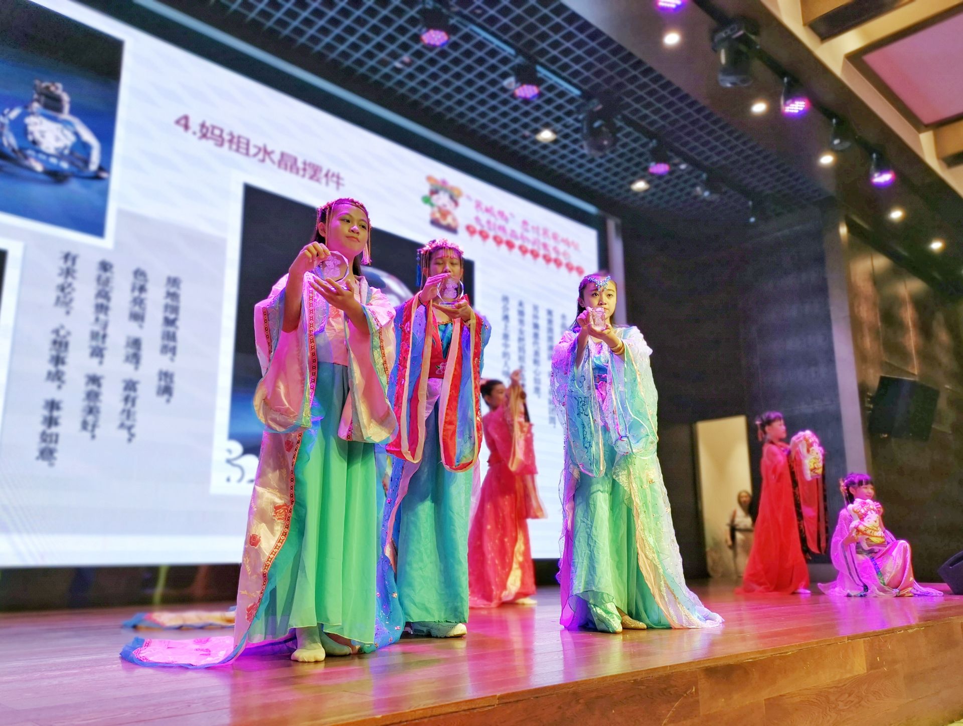 深蓝小镇邀市民暑假出游 惠州巽寮妈祖文创精品惊艳亮相