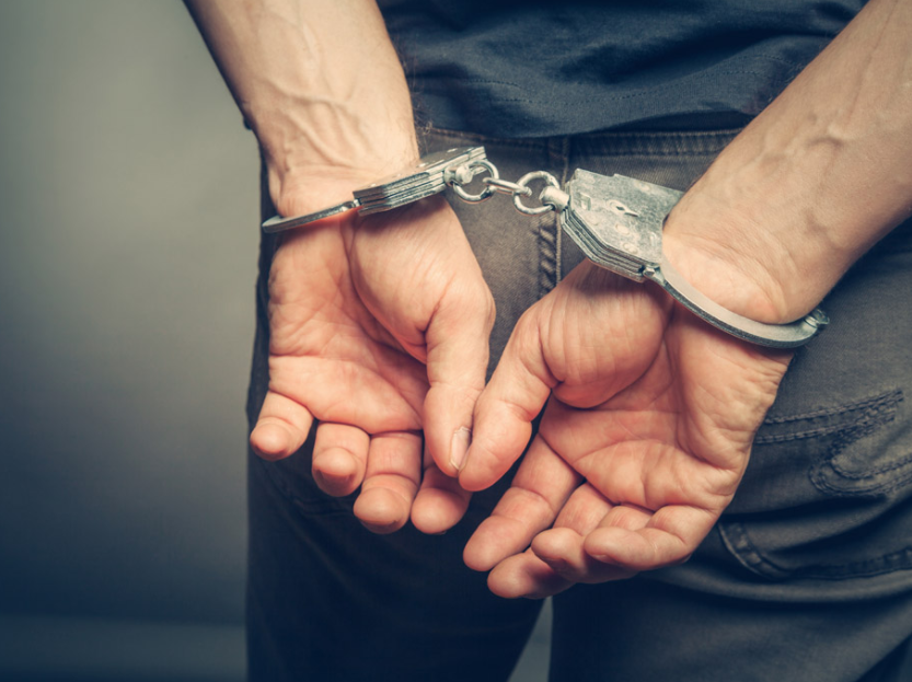 微信诈骗1万多元！西乡网格员协助潮州警方抓获诈骗嫌疑人