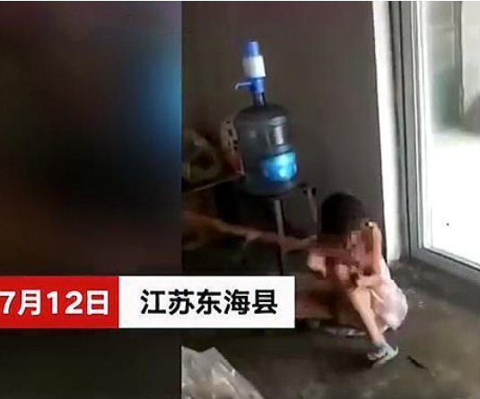 丧心病狂！男子殴打亲生儿女胁迫妻子回家 警方：已被刑拘