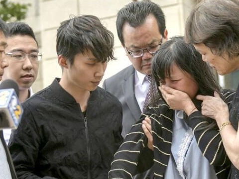 章莹颖父母出庭作证，陪审团成员被打动落泪