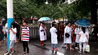 滚动｜珙县5.6级地震成渝震感强烈 已造成13人受伤 多处房屋受损