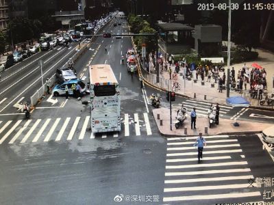深圳交警：红岭红荔路口三车相撞 行人1死2伤