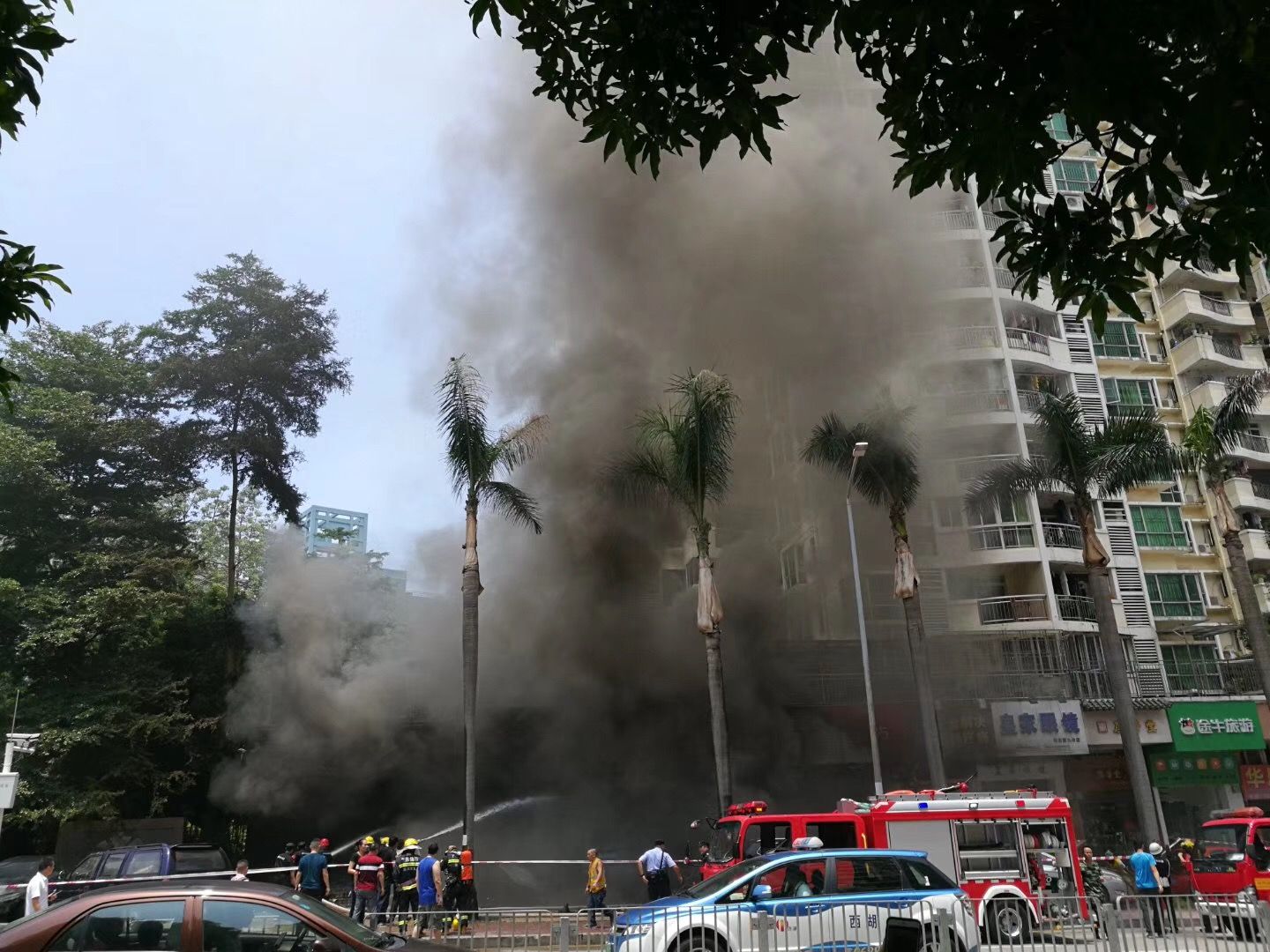 突发！龙岗区荣华路一汽车轮胎店发生火灾，4人不幸身亡