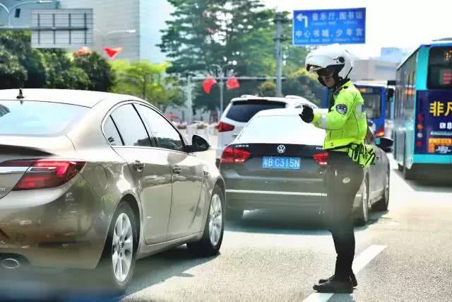 下周一开学早高峰交通压力大！交通部门预测这些学校周边道路最易堵