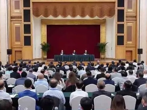 中央在深圳举行香港局势座谈会，向各界人士问计求策