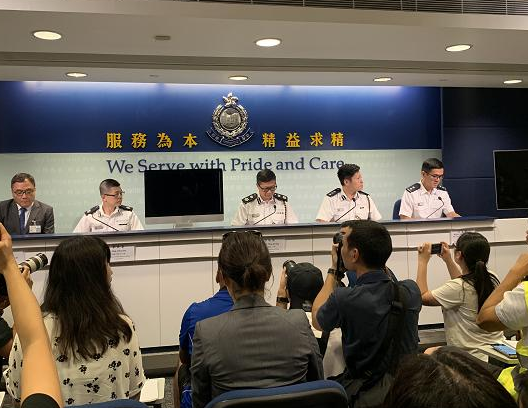 香港警方：如果示威者不先使用暴力 我们不会使用武力