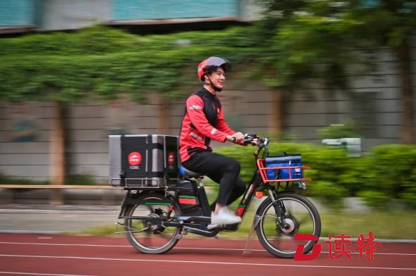 新必胜客宅急送，“更快，更高，更强”