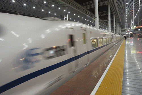 受台风“利奇马”影响，近3天深圳北往上海、南京等方向部分列车停运