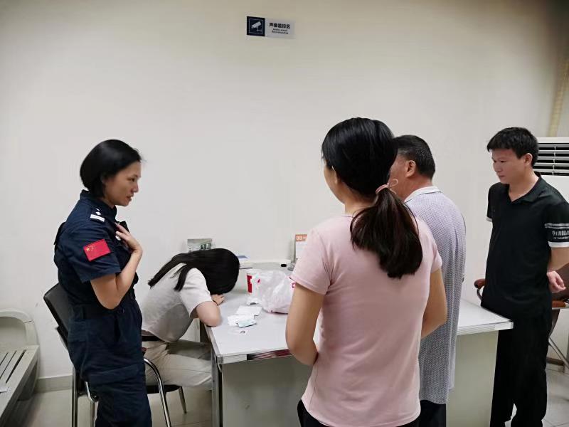 少女离家出走，民警耐心寻回
