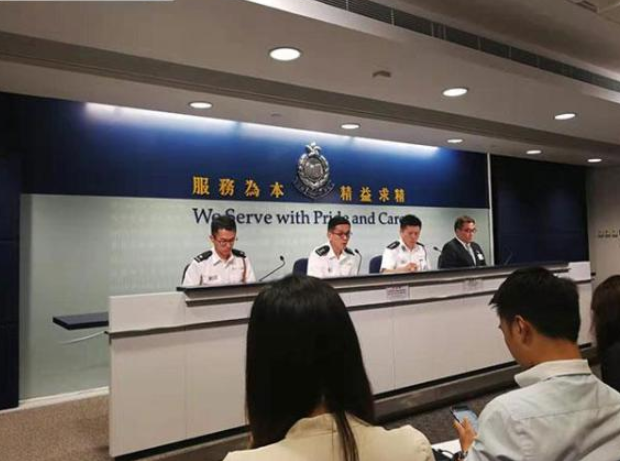 香港警方召开例行记者会，呼吁尊重记者采访自由