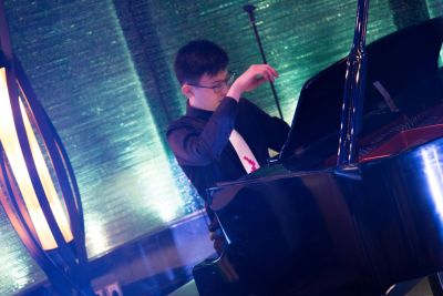 拥抱爱特乐团的孩子 | 深圳凯宾斯基酒店13周年慈善大堂音乐会
