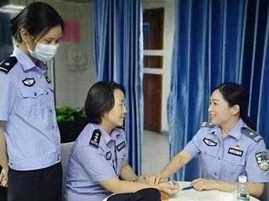 深圳边检总站巡诊送医到一线 暖心聚力确保国门安全