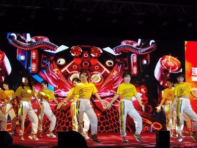 凤凰举办“我和我的祖国”广场舞大赛 200名爱好者“舞林大会”竞高下