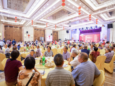 老吾老以及人之老！东莞长塘社区1115位长者欢聚一堂吃大餐