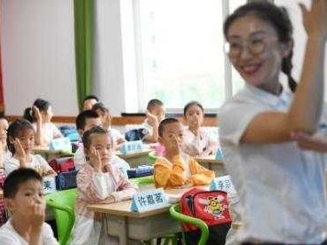 教育部：教师工资排名提升至全国19大行业第7位