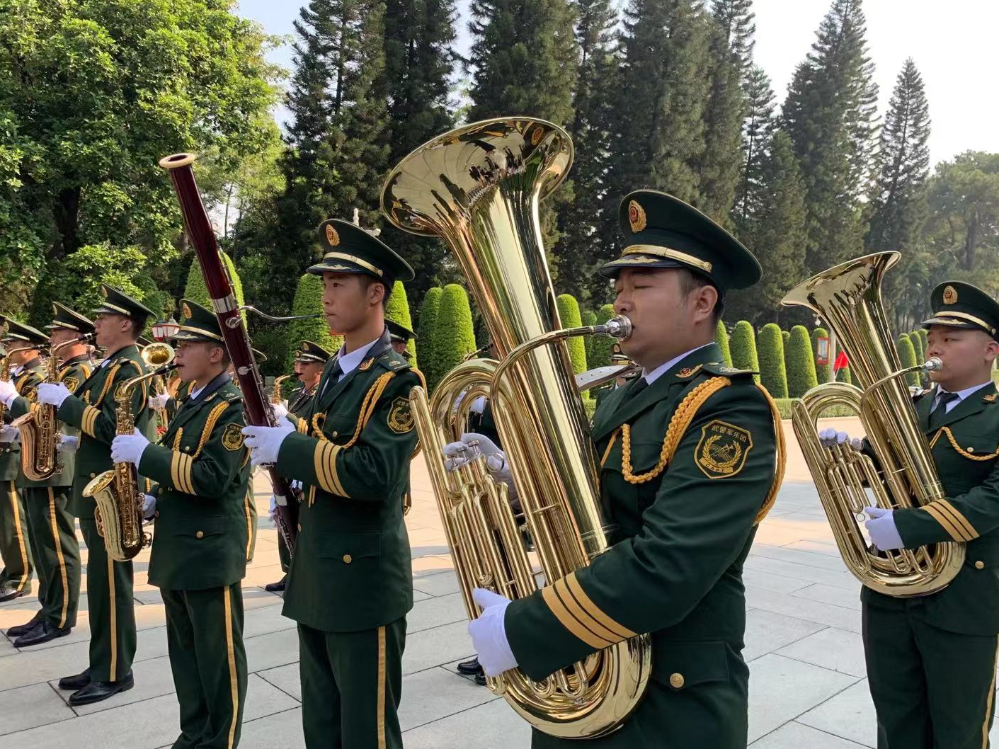 广东省暨广州市各界隆重举行公祭烈士活动