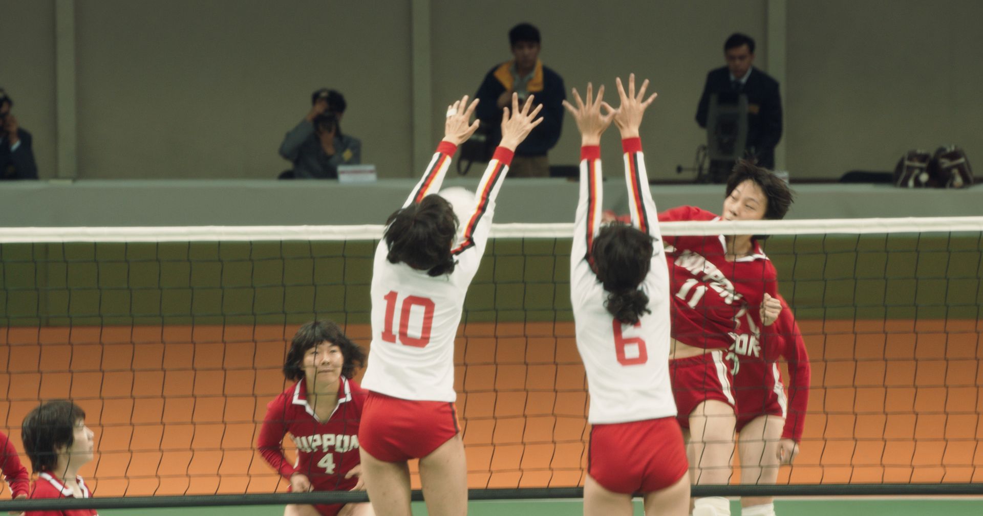 《中国女排》神还原1981年女排世界杯中国力量!