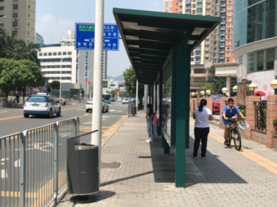 部分公交站台缺座椅，多处人行道通行不便：深圳公共出行细微处仍待完善