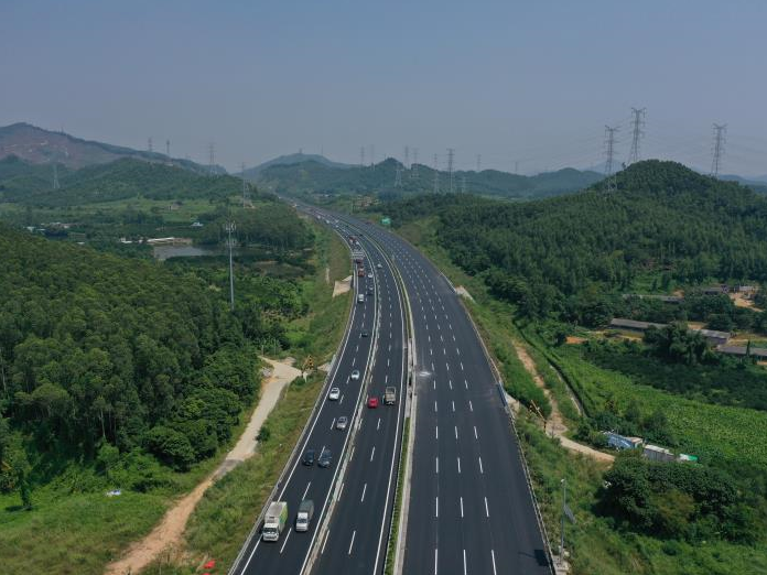 佛开南改扩建项目路面铺装9月底完成