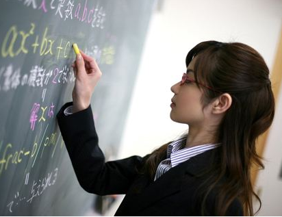 龙华区面向应届生招聘400名教师，年薪26万元起