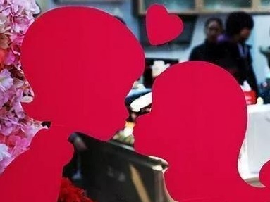 不愿结婚的年轻人：我单身，但我光彩照人