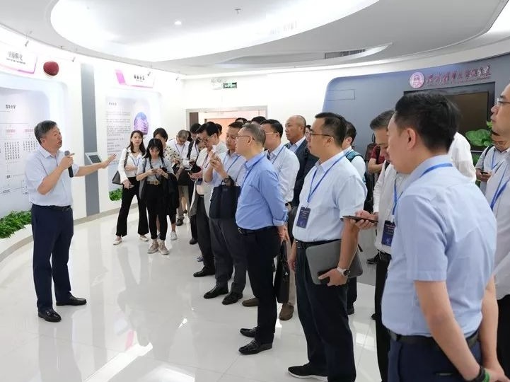 澳门科技界考察交流团到访深圳清华大学研究院、力合科创集团