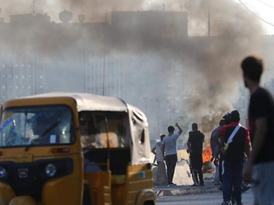 伊拉克多地爆发大规模示威抗议，冲突已致93人死亡