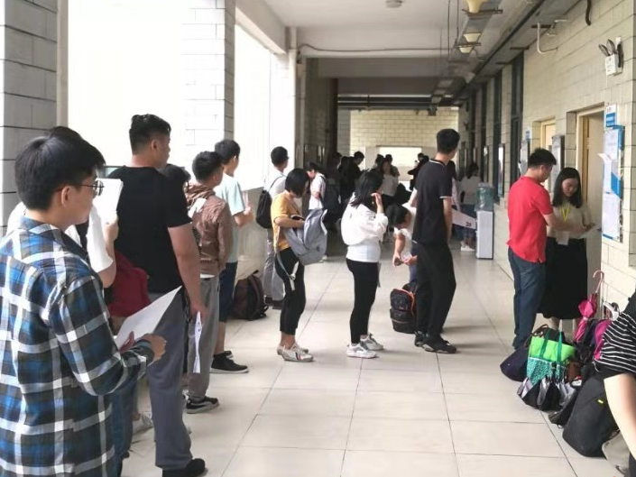 东莞千多名考生参加国家统一法律职业资格主观题考试