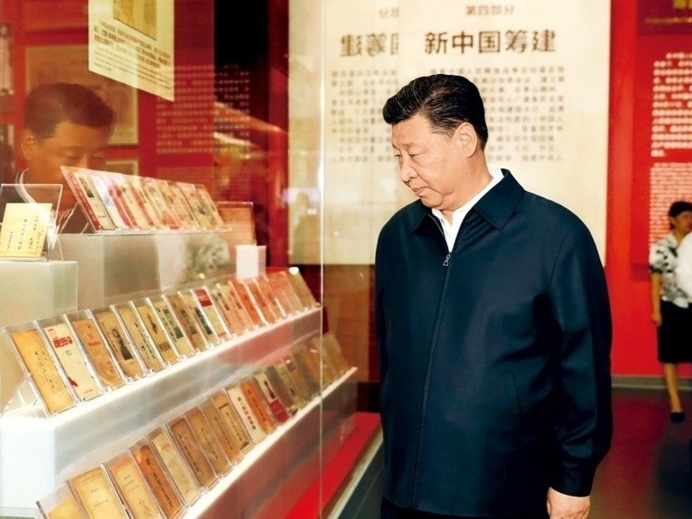 八提“不容易” 习近平这篇重要文章意味深长