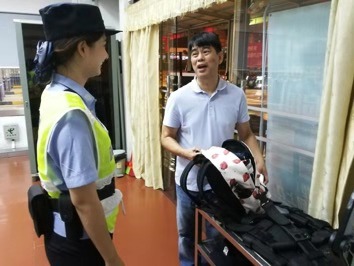 夫妻吵架、儿童走失、突发疾病……皇岗边检站民警及时伸手援助