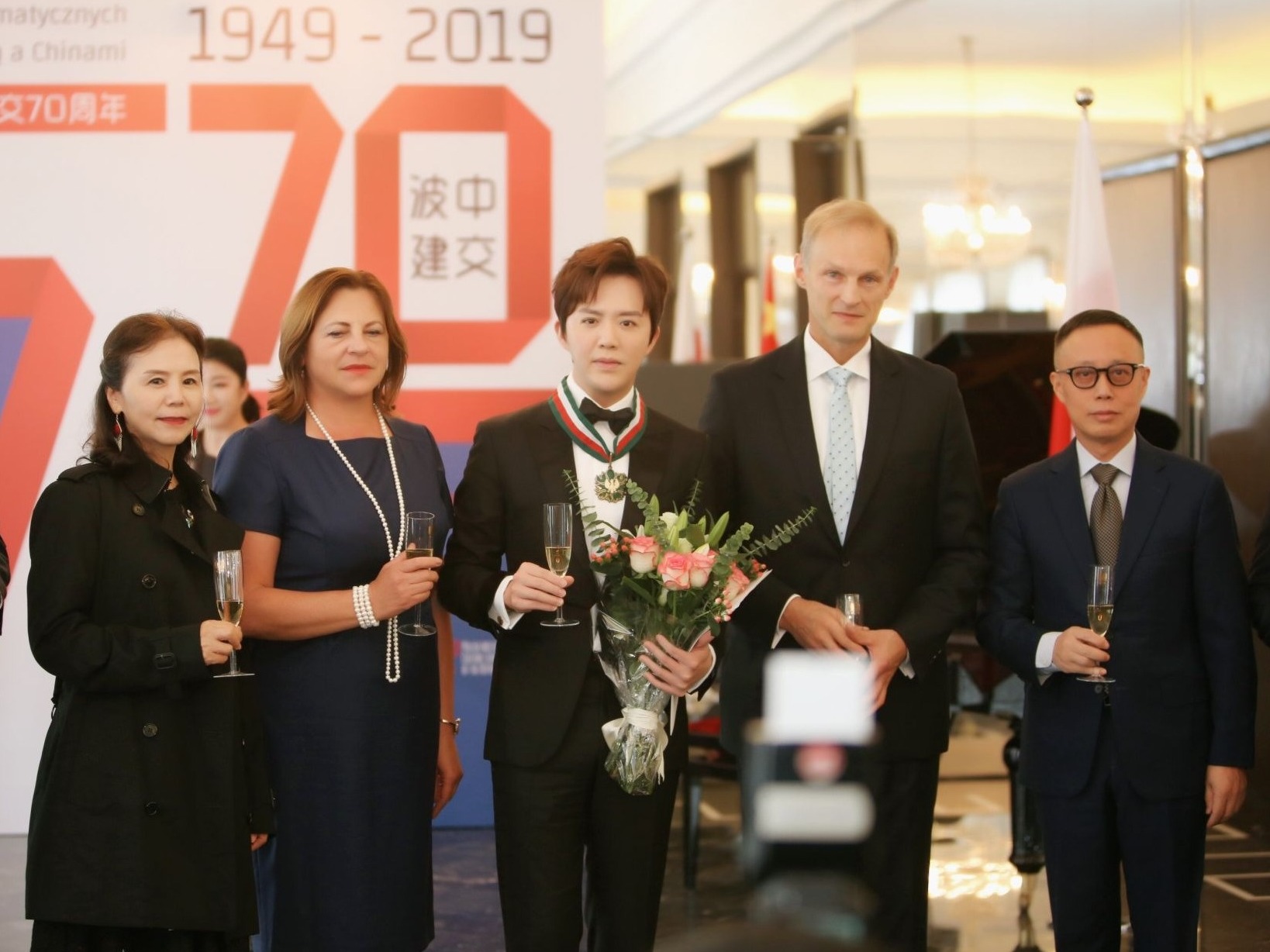 喜讯！李云迪荣获波兰至高“荣耀艺术”文化勋章金质奖章