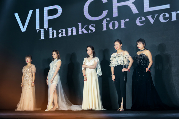 内衣品牌Kissy如吻深圳举办周年盛典, 林志颖、薛凯琪献唱互动