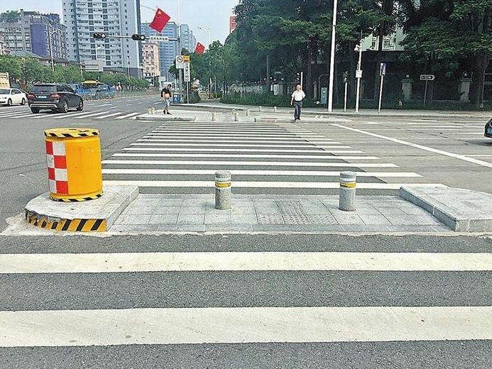 深议｜升级加固安全岛筑牢道路交通安全防线